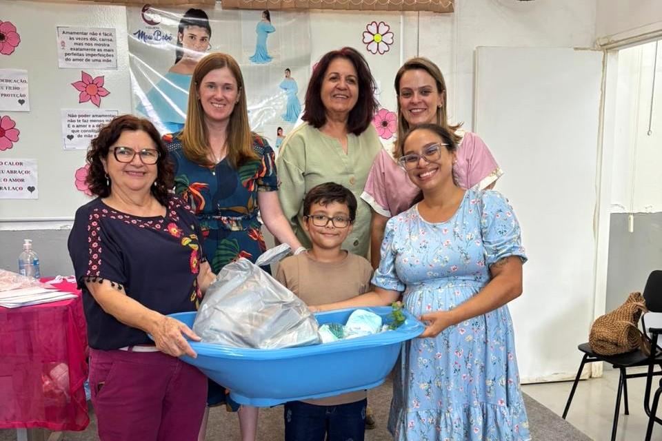 Projeto Meu Bebê do Fundo Social entrega 23 enxovais neste mês