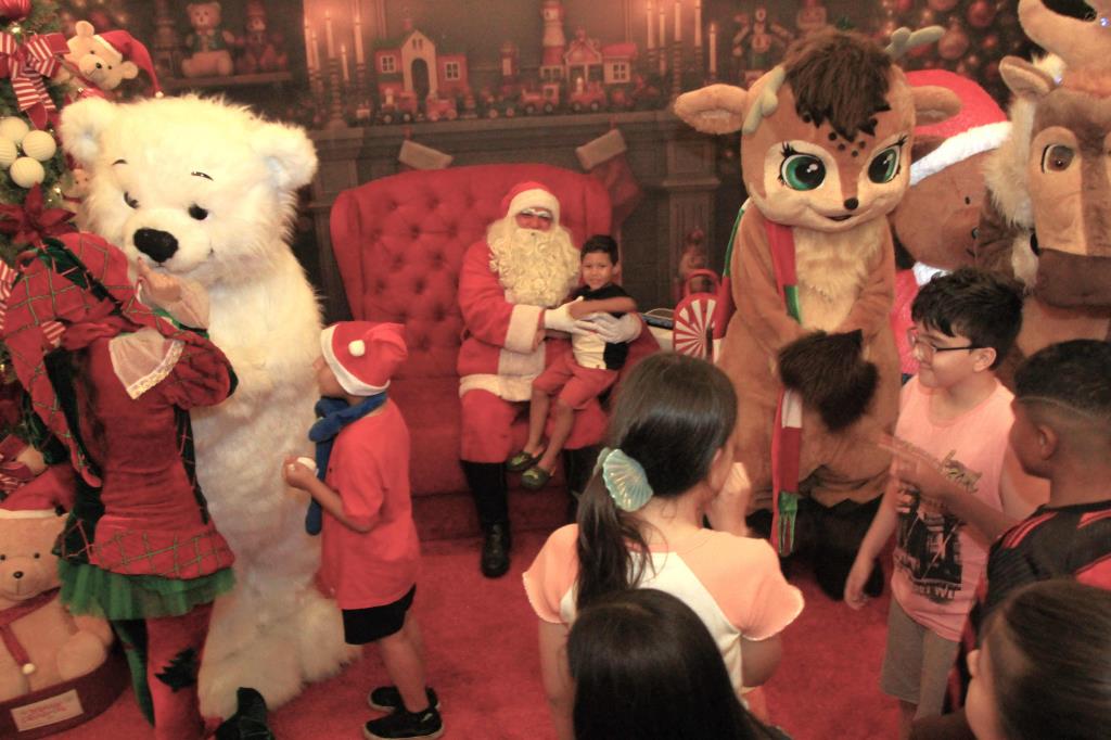 Fábrica do Noel encanta mais de 2,7 mil visitantes no primeiro fim de semana