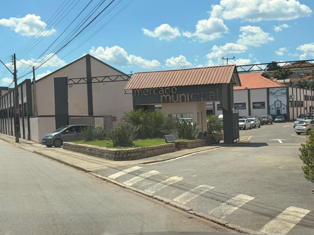 O que abre e fecha: Funcionamento dos serviços municipais no feriado de 1º de maio