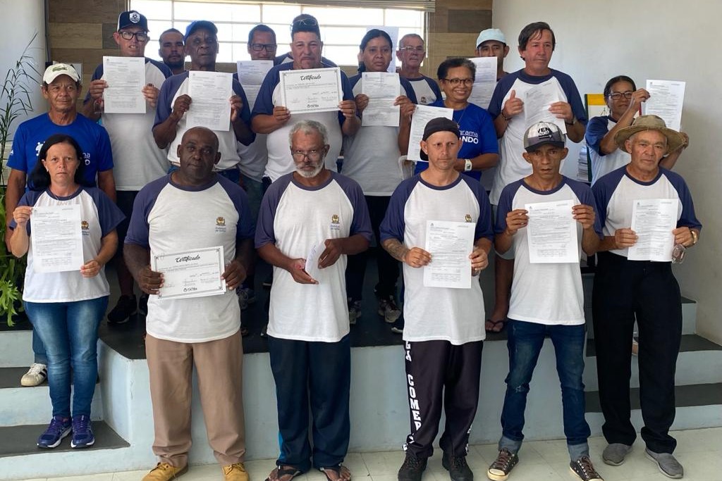 EJA realiza formatura de alunos da sala do Projeto Integrando