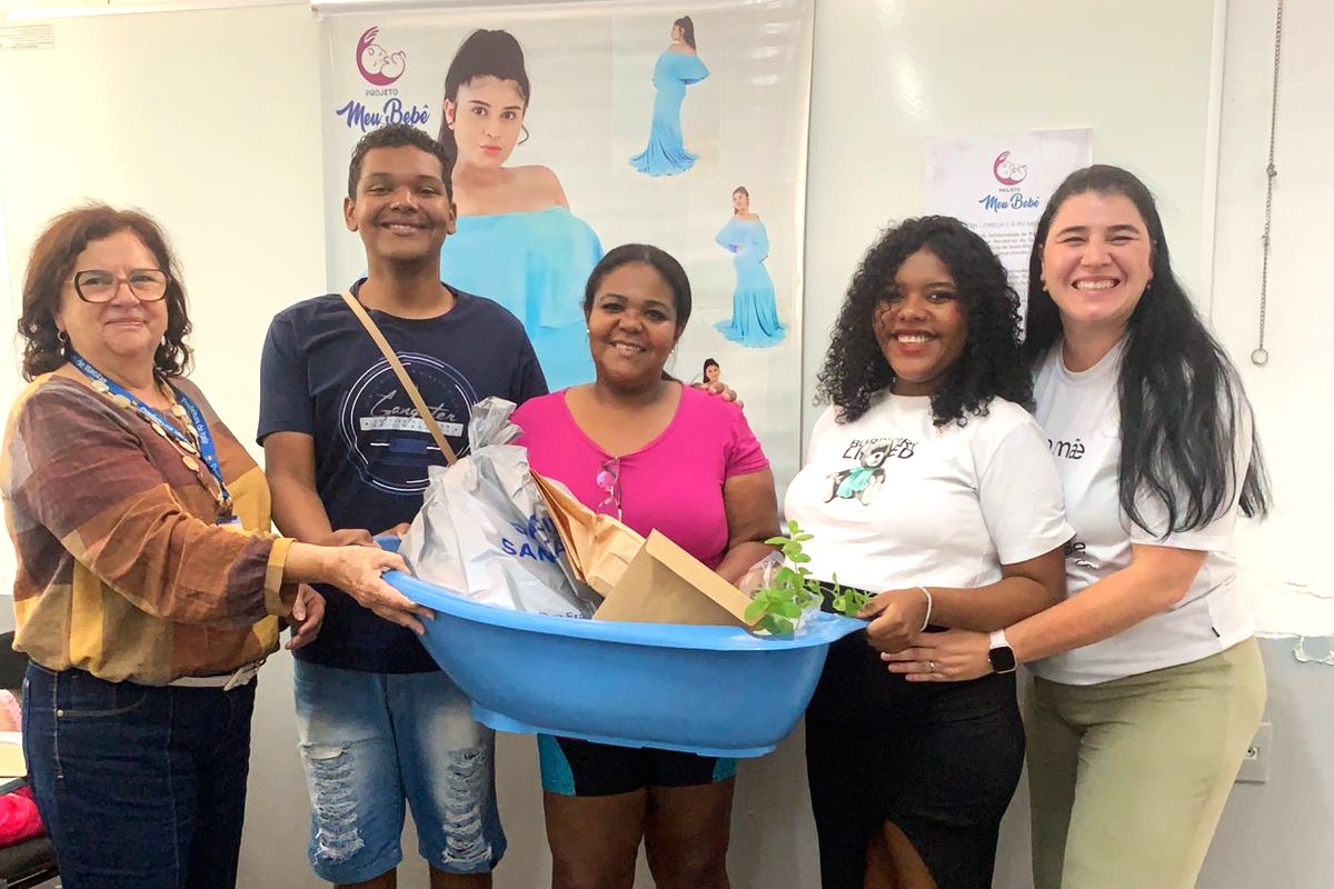Projeto Meu Bebê do Fundo Social entrega 24 enxovais às mamães