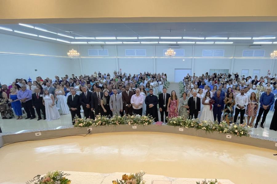 Casamento Comunitário 2024 realiza união de 39 casais no civil