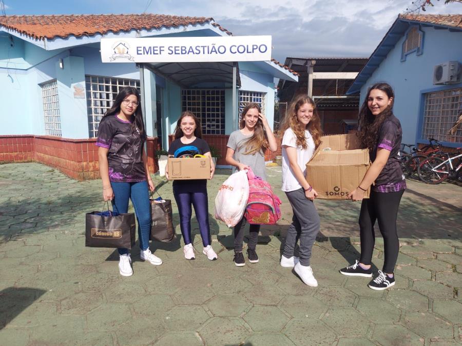 Estudantes arrecadam brinquedos e materiais escolares para ajudar crianças de Jaguari