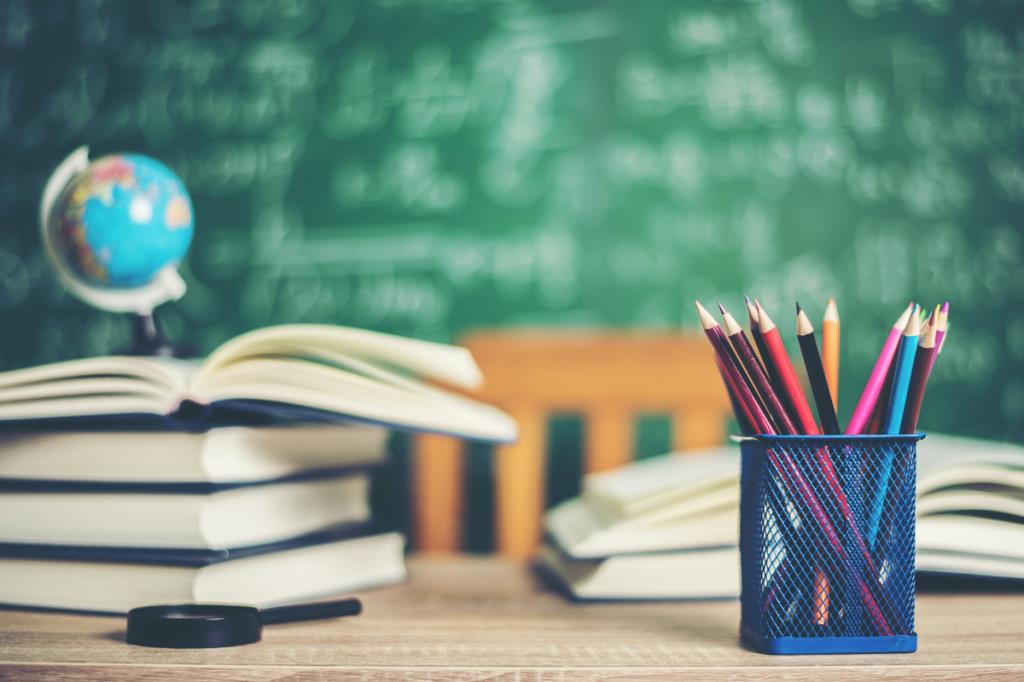 Prefeitura de Santiago abre seleção com 47 vagas para professores