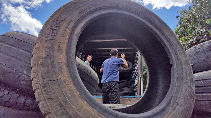 Mais de 54 toneladas de pneus inservíveis foram recolhidas em Santiago