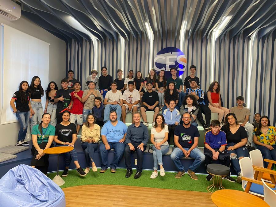 Educação e Inovação: Estudantes debatem futuro no projeto "Escolha Prosperar"