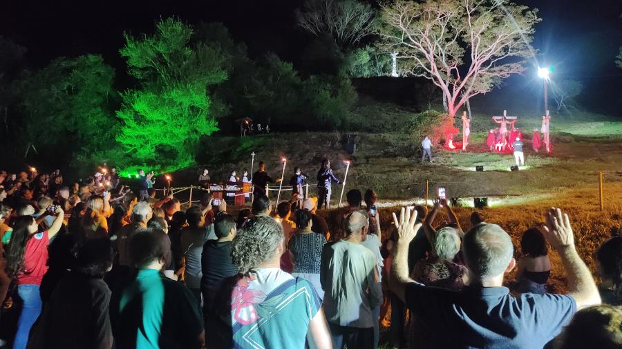 Paixão de Cristo| tradicional encenação marcou a Sexta Santa em Ernesto Alves