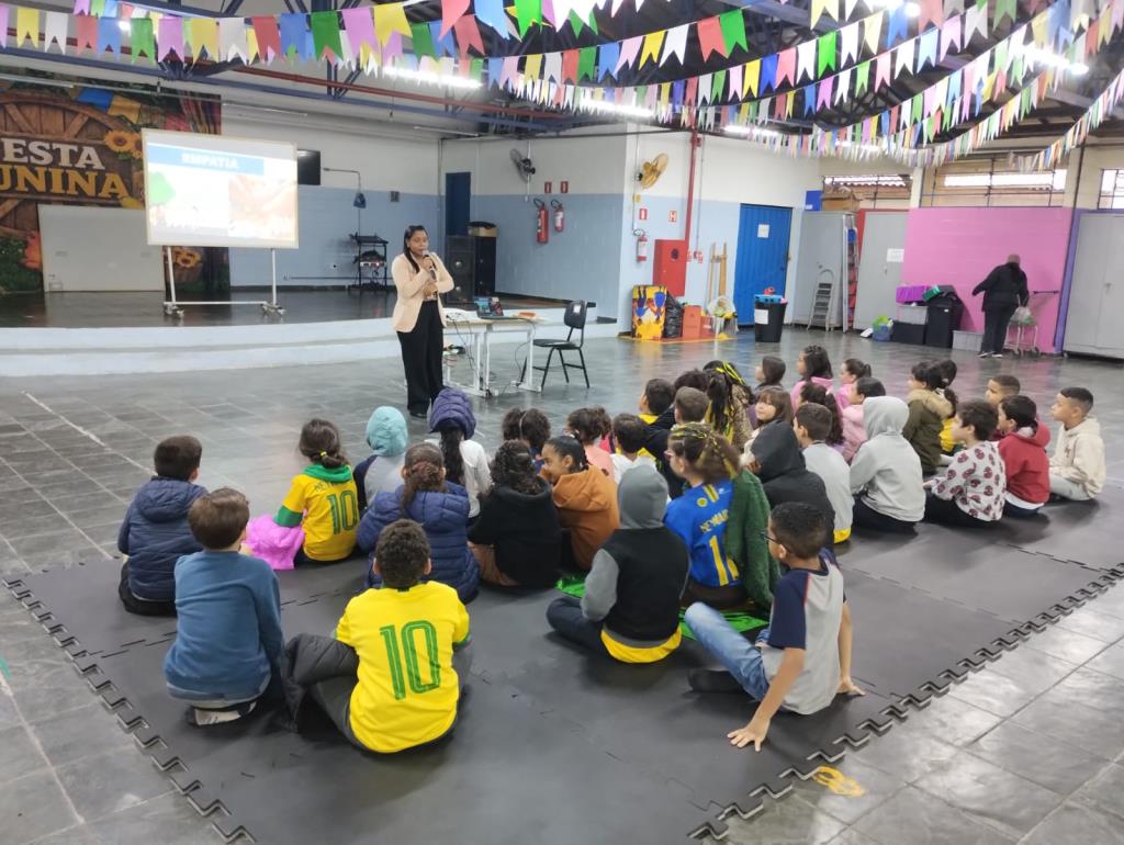 UBS Graminha promove palestra sobre prevenção de acidentes em escola municipal