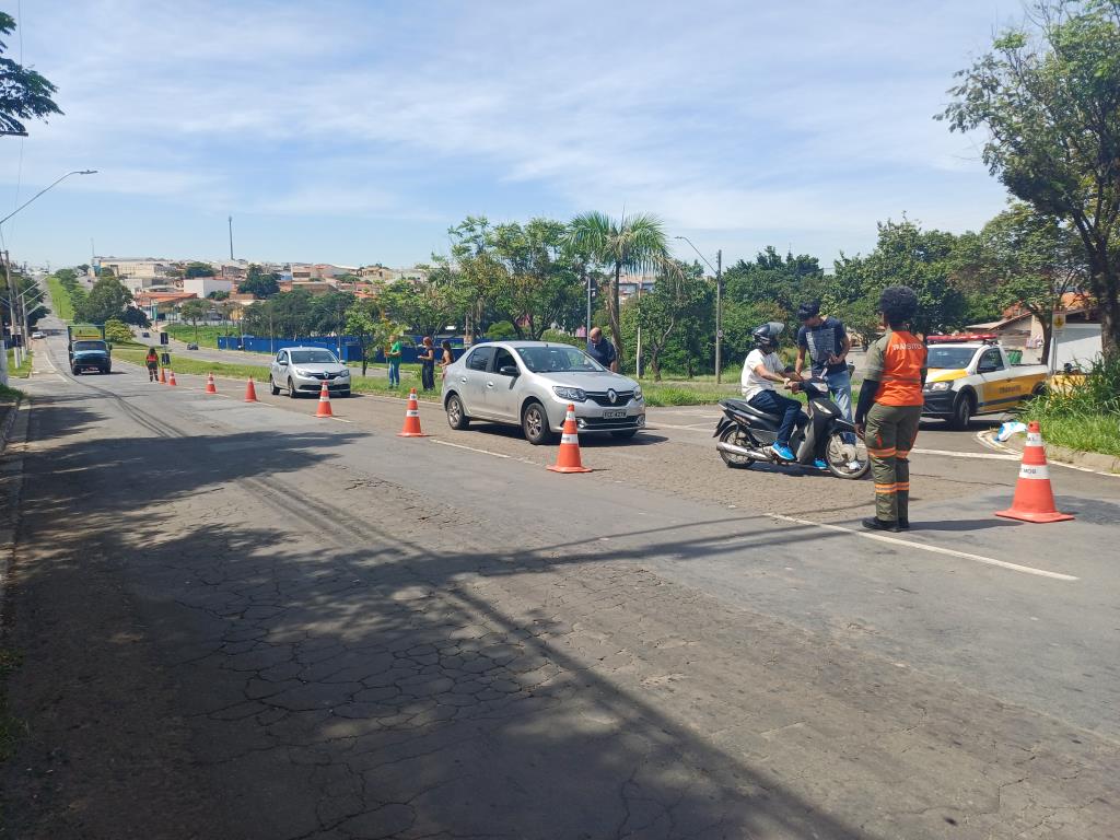 Barreira educativa orienta sobre Descarte Certo de resíduos