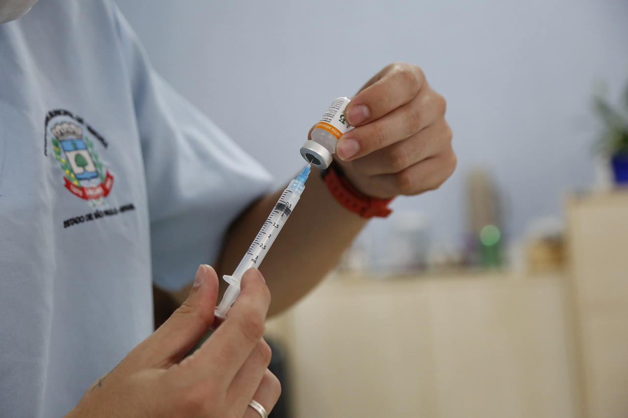 Prefeitura de Limeira aguarda envio de novas doses para retomar vacinação de maiores de 12 anos