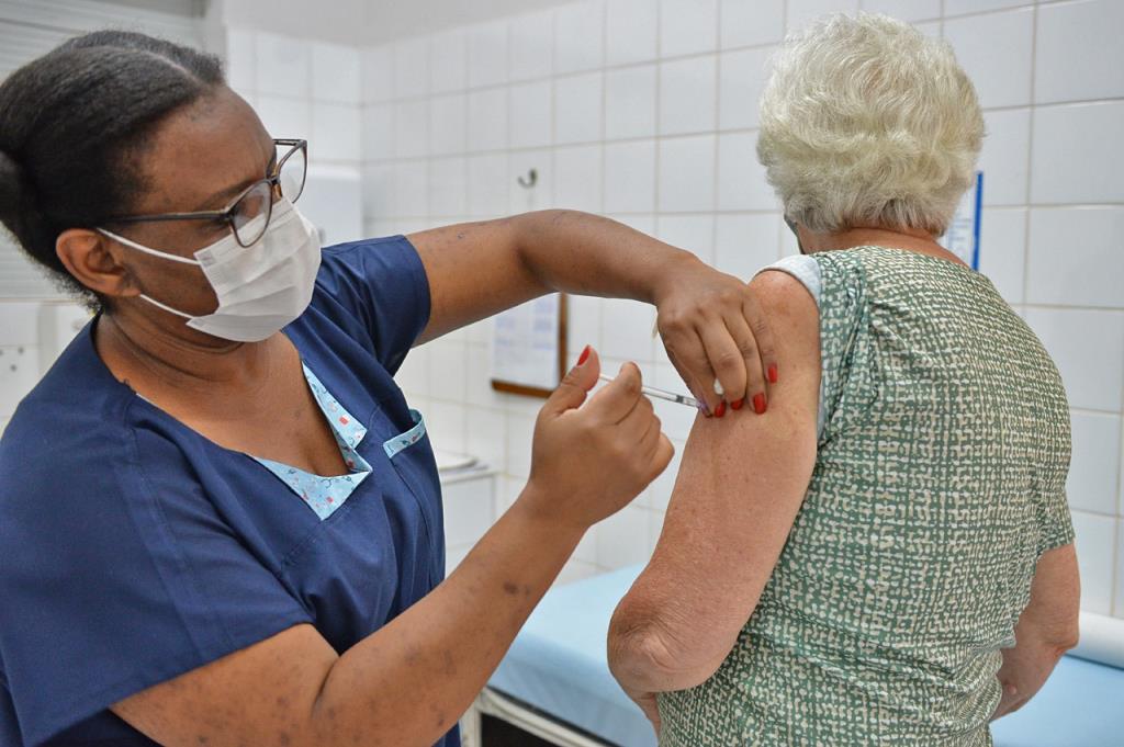 Plantão de Vacinação ocorre na UBS Cecap e Parque Cidade neste sábado (4) em Limeira