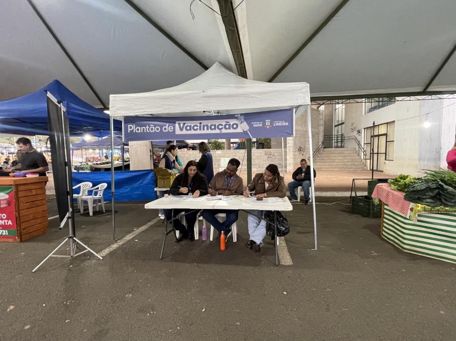 Plantão de Vacinação deste sábado (13) ganha reforço com atendimento na Feira Livre da Vila Camargo