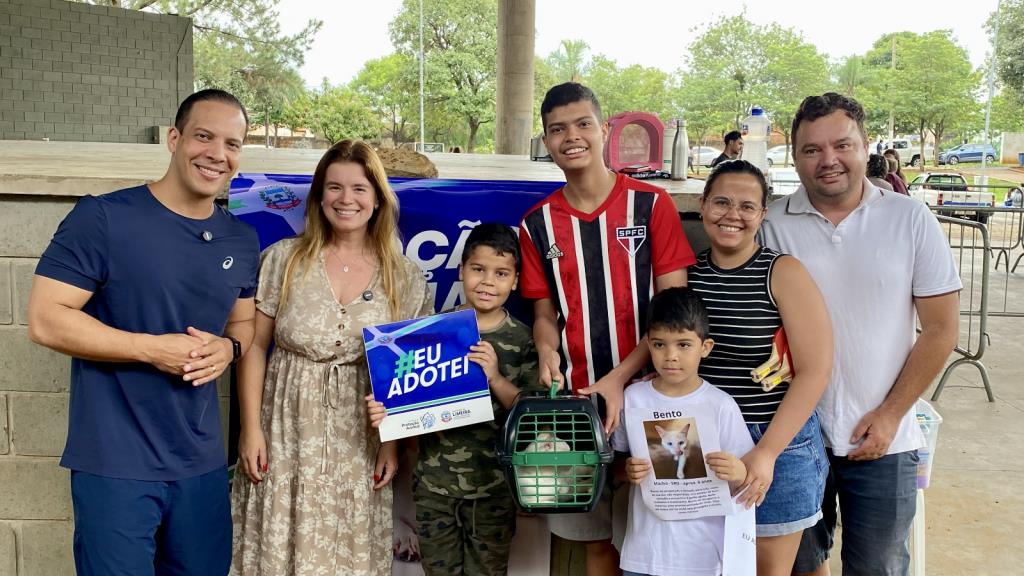 Cães e gatos encontram novo lar em feira de adoção, neste fim de semana