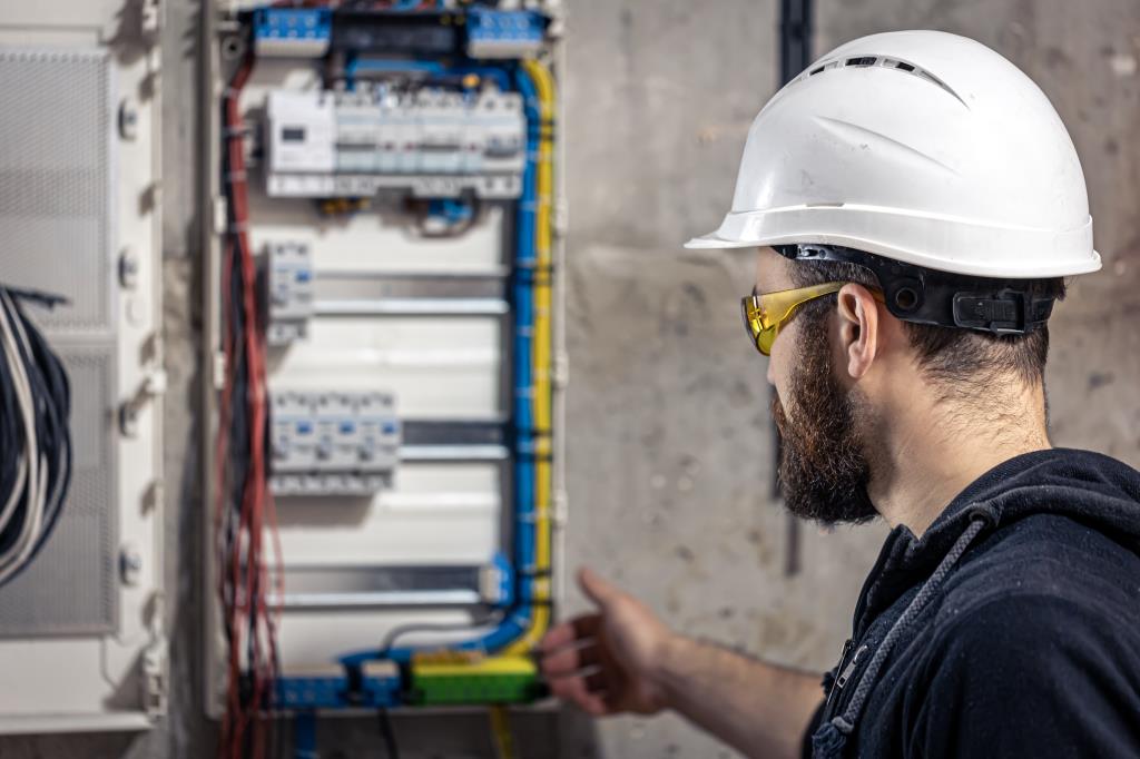 Curso gratuito de eletricista está com inscrições abertas em Limeira