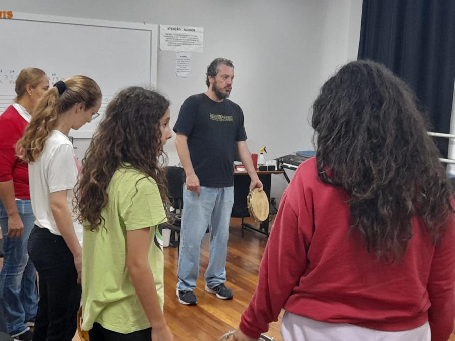 Oficina de pandeiro se encerra hoje (3) com a canção Anunciação