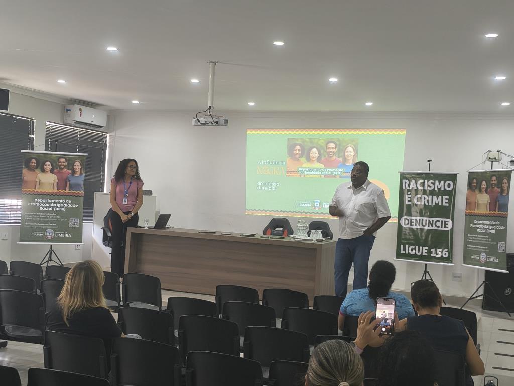 Professores da E.E. William Silva recebem formação antirracista