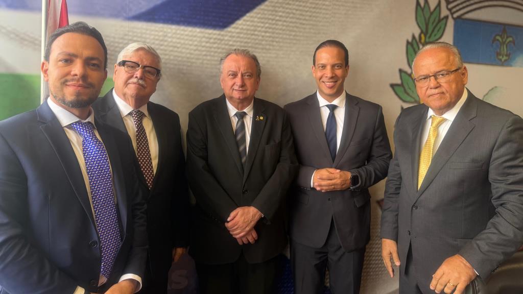 Em Brasília, Miguel Lombardi confirma destinação de R$ 4 milhões para compra de aparelho de hemodinâmica