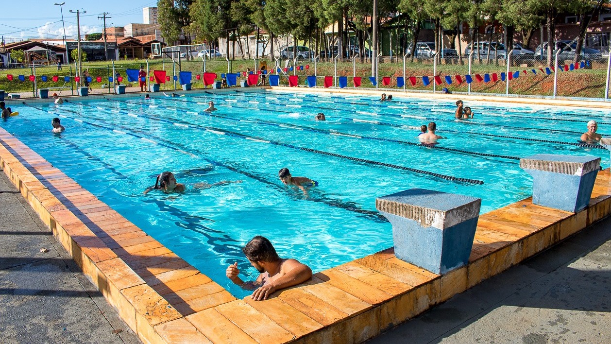 Piscinas municipais reabrem aos fins de semana em Limeira