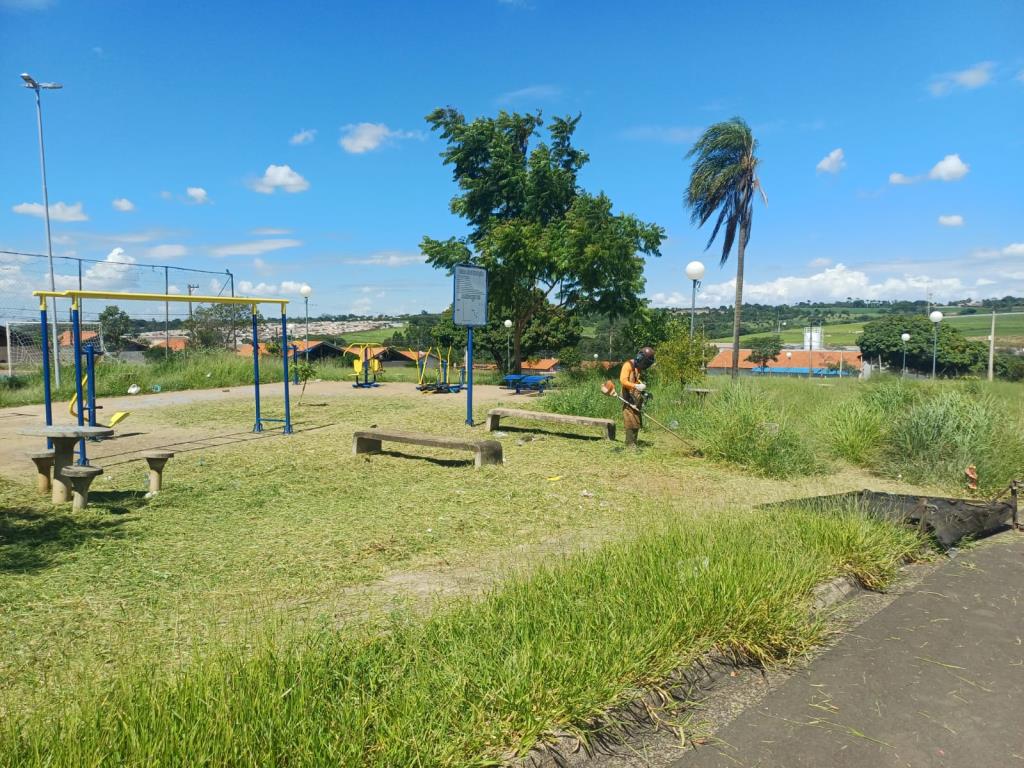 Prefeitura reforça zeladoria urbana e amplia frentes de roçagem em Limeira