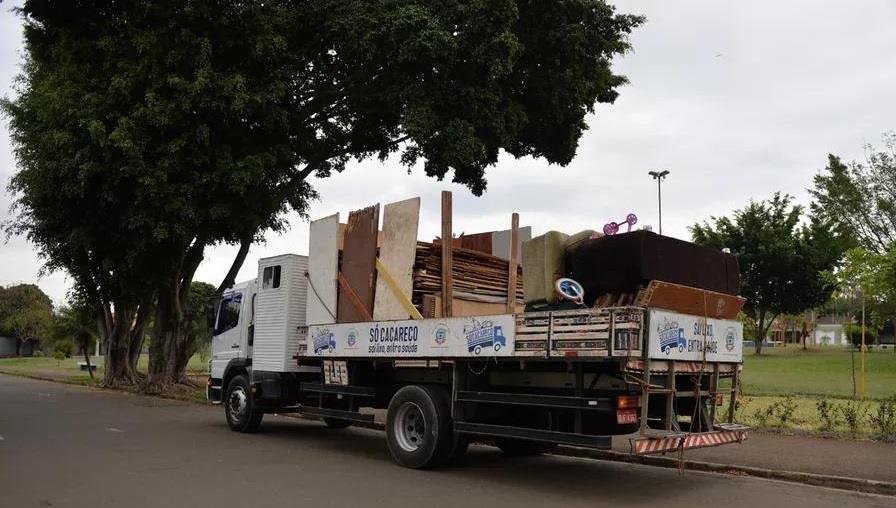 Caminhão do Só Cacareco percorre 17 bairros na próxima semana em Limeira; confira a programação