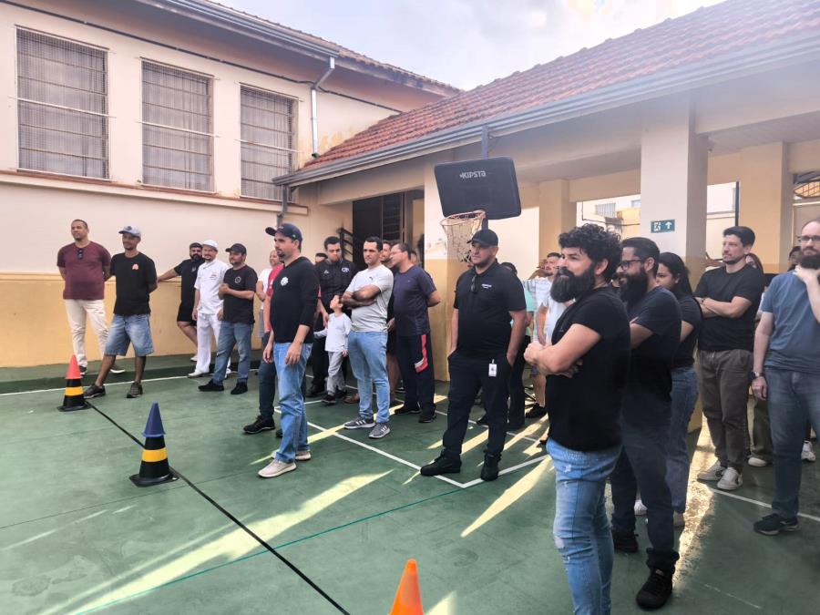 Alunos da Emeief Prada homenageiam figuras paternas