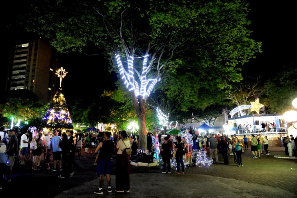 Shows de Natal movimentam a Praça Toledo Barros até 23 de dezembro