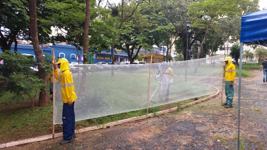 Prefeitura amplia capinação e mobiliza mais de 100 profissionais em todas as regiões de Limeira