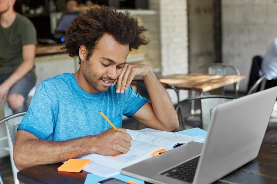 Prefeitura abre vagas para cursos profissionalizantes com foco no primeiro emprego