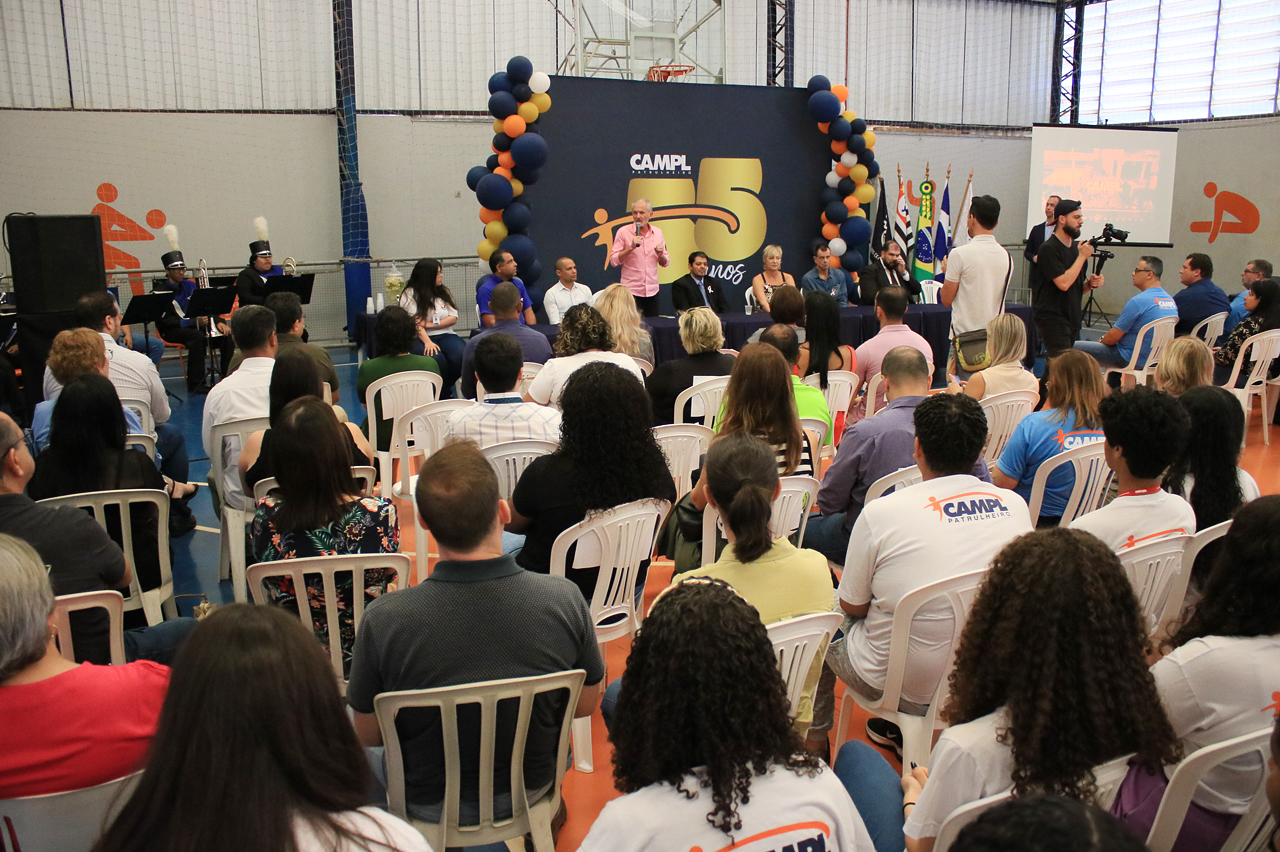 Prefeito prestigia aniversário de 55 anos do CAMPL Patrulheiro