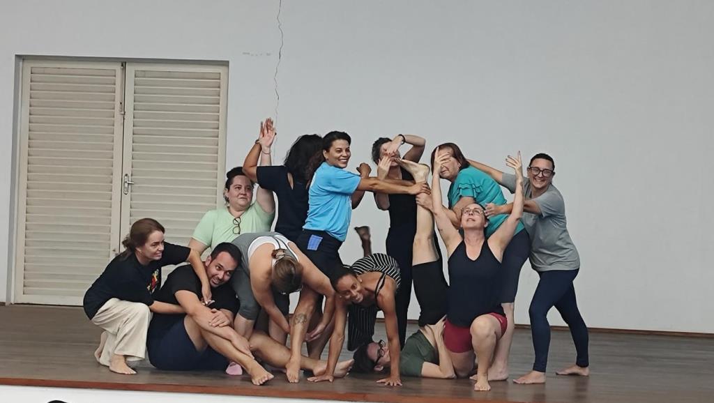 Projeto “Pausa e Movimento” promove dança, autocuidado e expressão corporal para docentes da rede municipal