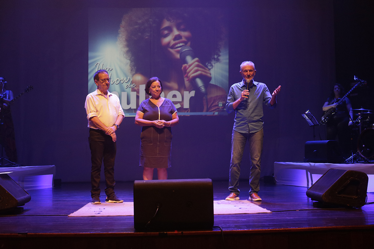 Um Show de Mulher celebra 8 de março no Teatro Vitória com apresentações musicais