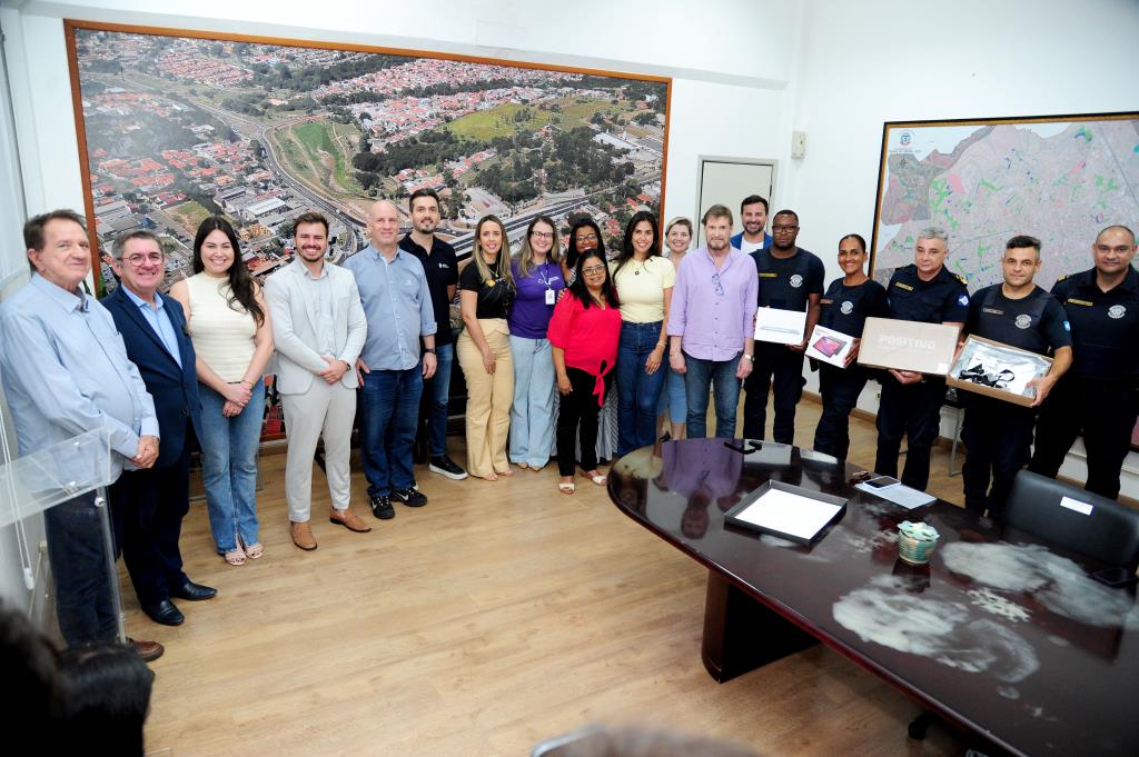 Limeira entrega Kit Tecnológico à Patrulha Maria da Penha e reforça proteção às mulheres