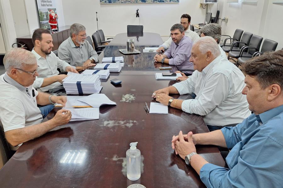 Equipes de transição de governo realizam reunião com entrega de documentos