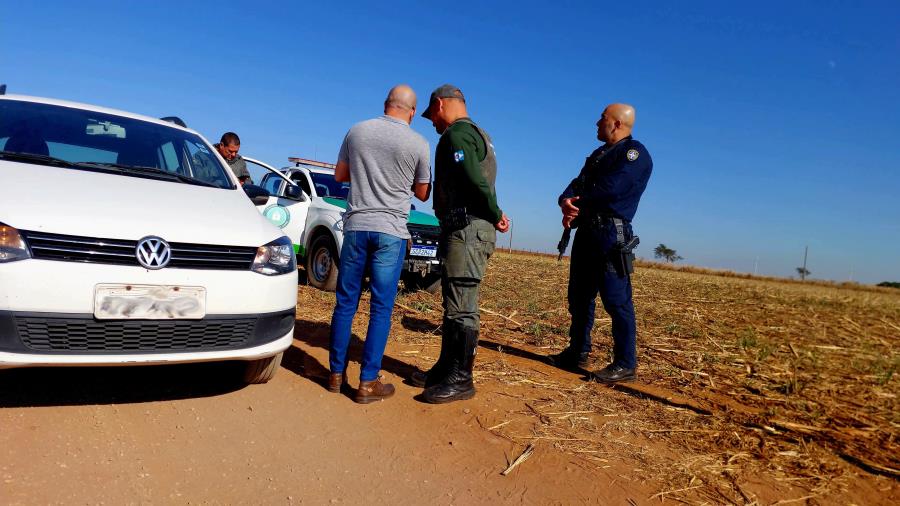 Corretor é levado à delegacia após fiscais flagrarem venda irregular de lotes em Limeira