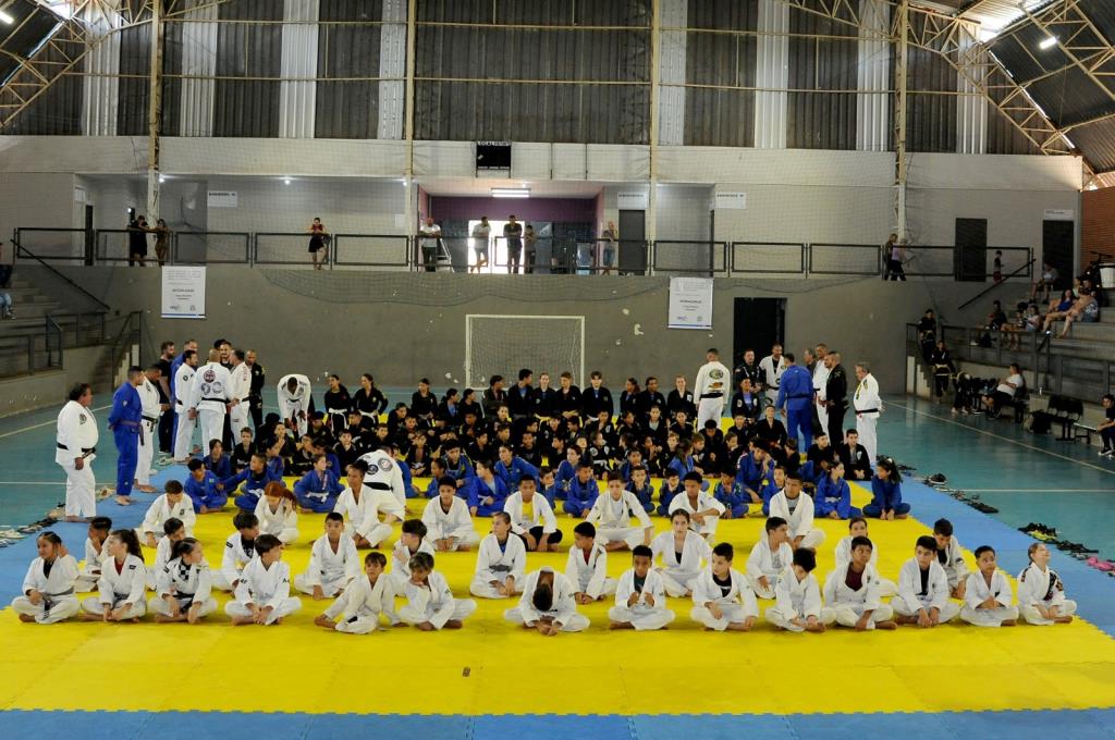Jiu-Jitsu Azul: esporte promove inclusão de crianças autistas em Limeira; veja como participar