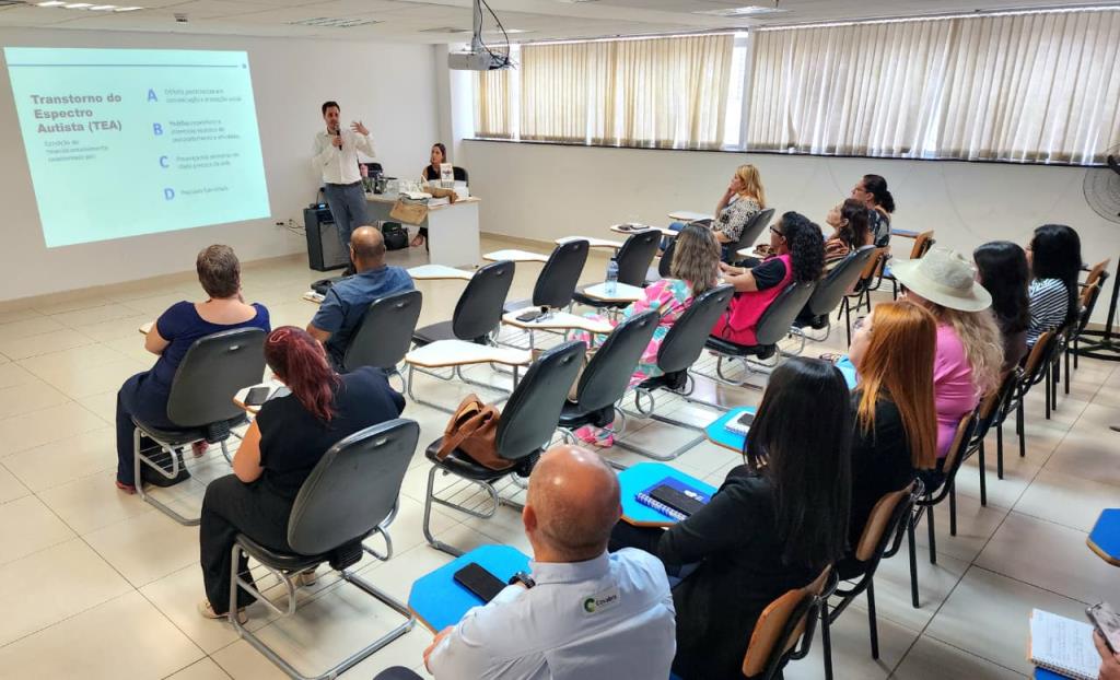 Capacitação reforça inclusão de famílias atípicas e qualifica atendimento no comércio