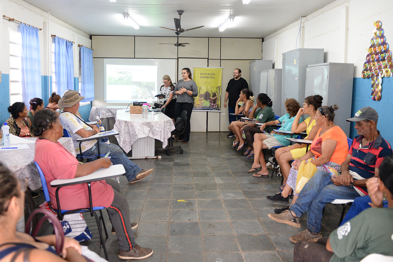 Ecocoletores participam de atividade sobre importância de nascentes