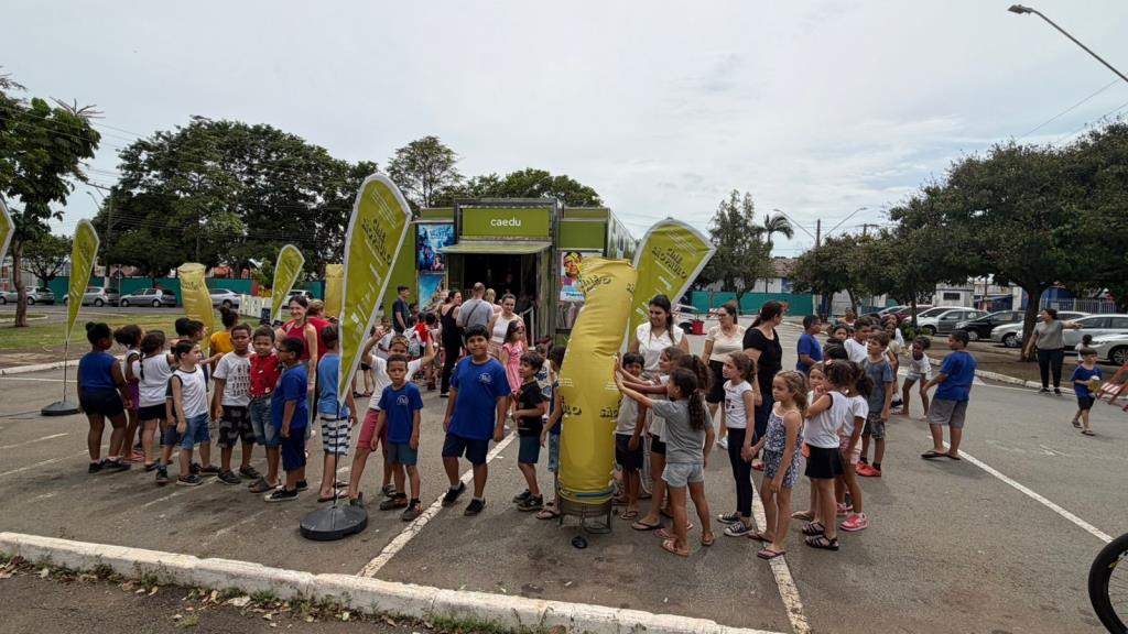Limeira recebe projeto “Rodocine Caedu” e alunos assistem a filmes gratuitamente