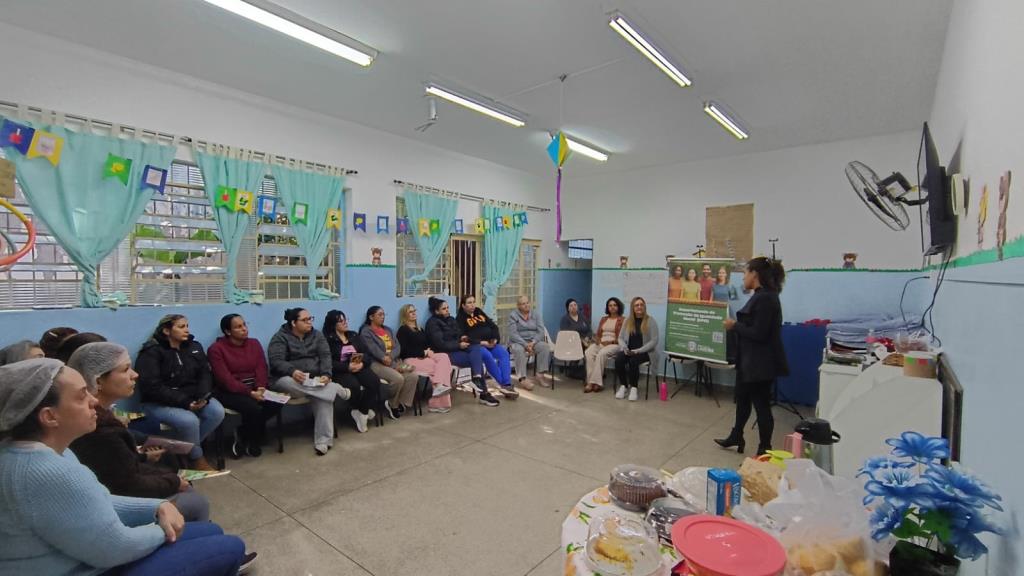 Profissionais de creche em Limeira recebem formação antirracista promovida pelo DPIR