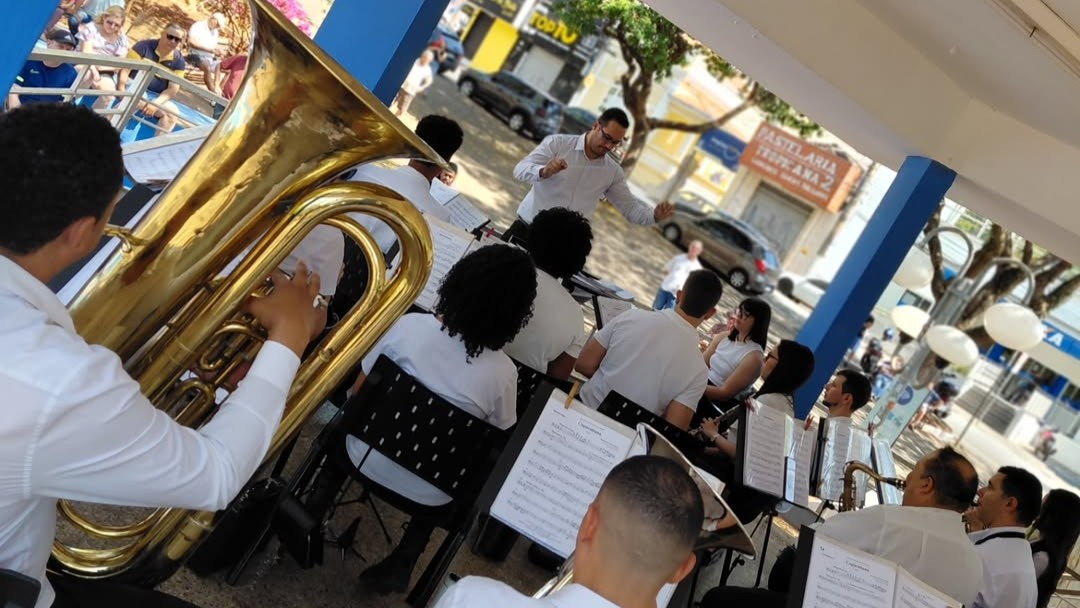 Banda Henrique Marques toca especiais da Disney para comemorar mês das crianças no domingo na Praça Toledo Barros