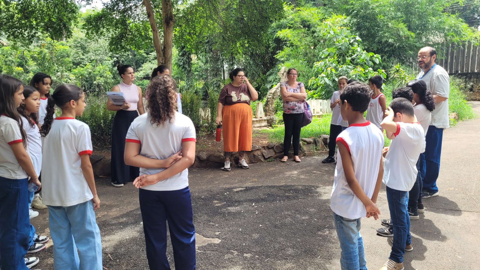 Alunos aprendem sobre sustentabilidade no Bosque Prefeita Maria Thereza