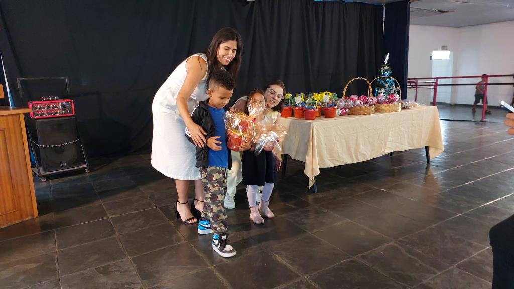 Fundo Social distribui cerca de 16 mil brinquedos para crianças da rede municipal