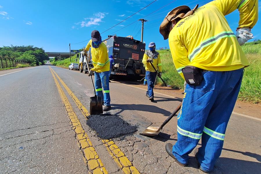 Prefeitura realiza manutenção na Rodovia Limeira-Cordeirópolis