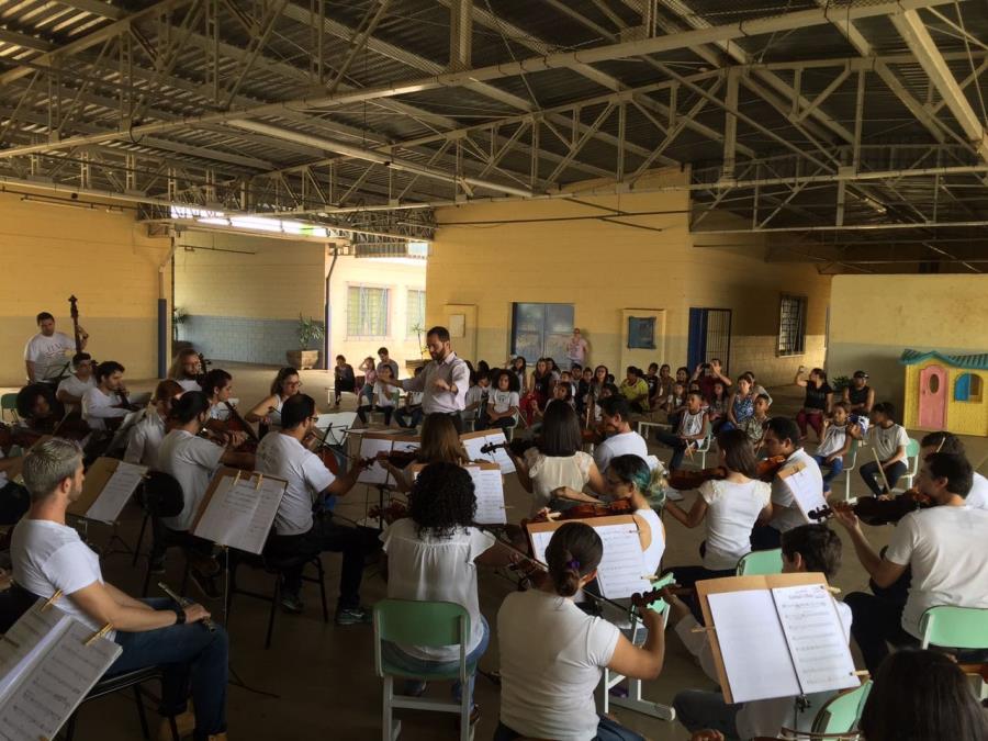 ELM realiza concerto didático na EMEIEF Deputado Laércio Corte