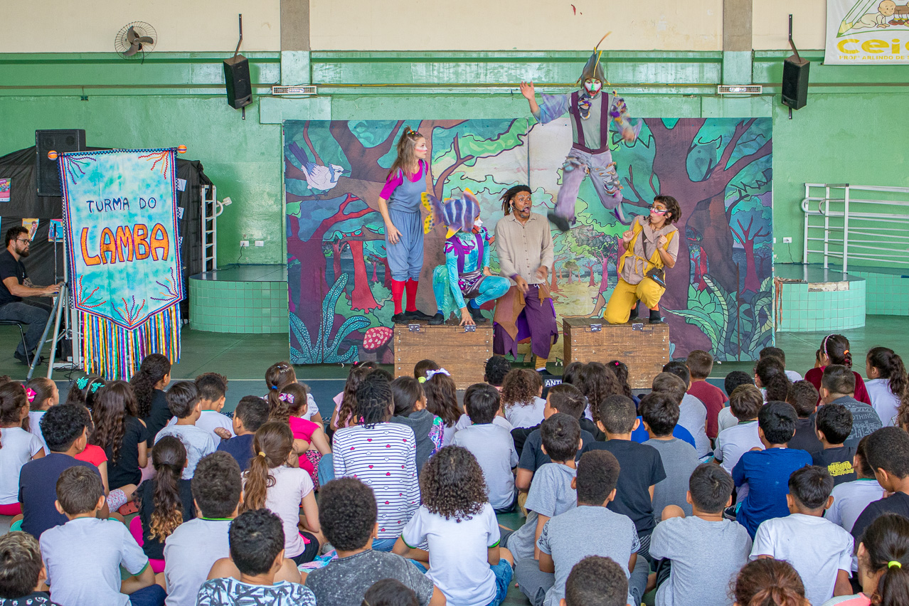 Alunos de Queimados aprendem sobre saneamento básico com o “Amigos