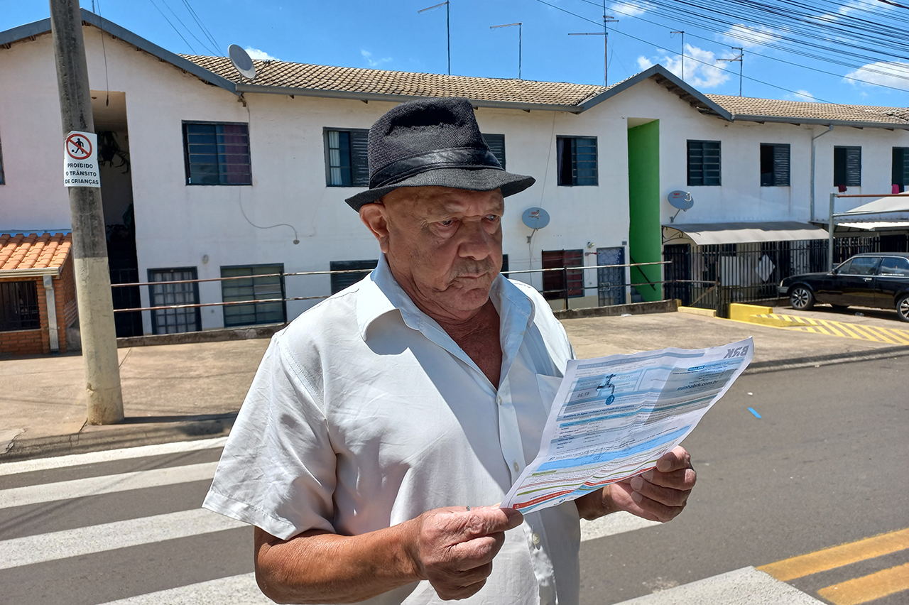 Com apoio da prefeitura, moradores do Recanto dos Pássaros passam a receber contas de água individuais