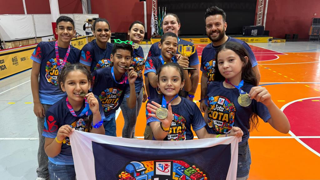 Alunos de Limeira vencem categoria Projeto Inovação no Torneio Sesi de Robótica