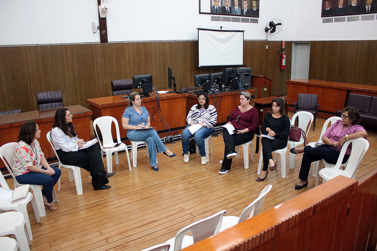 Rede Elza Tank estuda treinamento para Conselho Tutelar