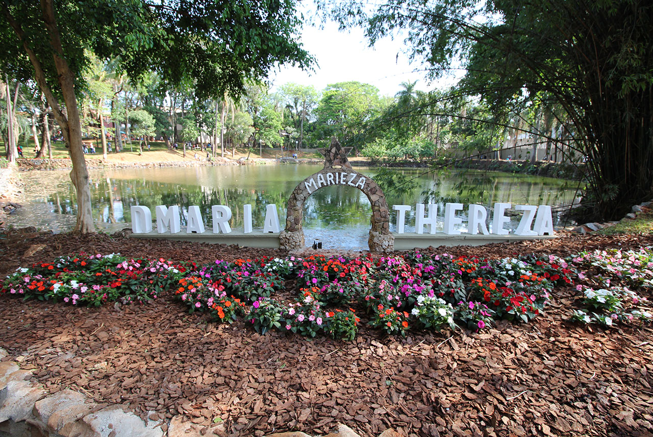 Prefeitura atua em rompimento de galeria no Bosque Prefeita Maria Thereza