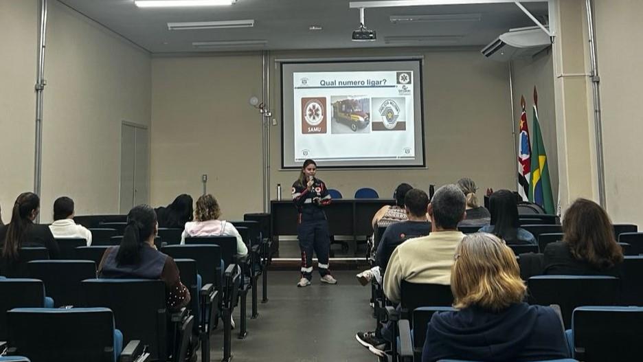 Lei Lucas: servidores da educação participam de curso de primeiros socorros em Limeira